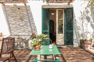 A patio or other outdoor area at Etna B&B La casa di Pippinitto