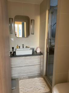 Kúpeľňa v ubytovaní Presqu île de la touques deauville N 3404