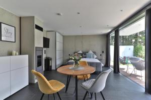 Η κουζίνα ή μικρή κουζίνα στο Modernes Studio-Apartment - Gartenblick