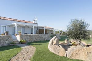 Κήπος έξω από το Tenuta Mongiardino