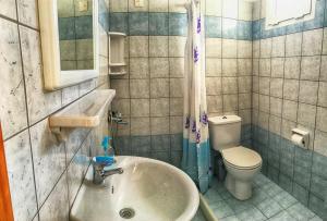 A bathroom at Hotel Helena