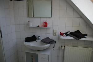 A bathroom at Ferienwohnung Fräuleinshof