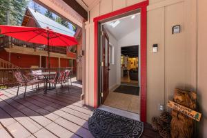 Imagen de la galería de Cozy Family Cabin by West Beach at Donner Lake, en Truckee