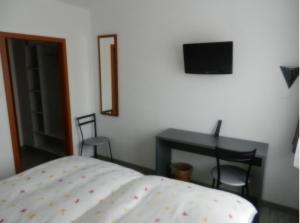 Televisyen dan/atau pusat hiburan di Hôtel Terminus