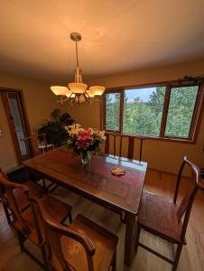 Gallery image of Forest Retreat Near Calgary in Foothills +21 photos