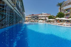 Bazén v ubytování Tu Casa Gelidonya Hotel nebo v jeho okolí
