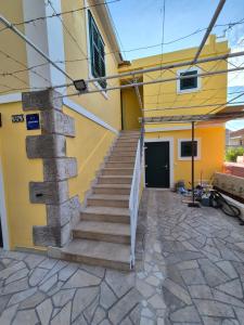 Budova, kde se apartmán nachází