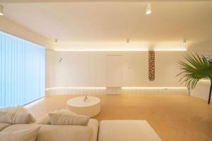 Oleskelutila majoituspaikassa Pure home-Luxurious Grand Penthouse in Shanghai Core,Large area,close to Yu Garden The Bund People Square Commanding Panoramic Night of the Pearl Tower,Enjoying the stunning views of the Bund
