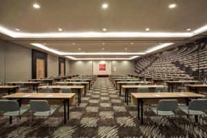 Area bisnis dan/atau ruang konferensi di Ibis Jakarta Harmoni