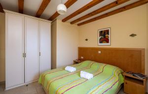 Postel nebo postele na pokoji v ubytování Villa Dia by Villas Guide + 48 fotografií