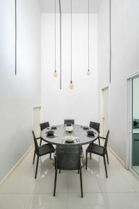 Fotografie z fotogalerie ubytování MIQ Asoke808 Villa - Asoke BTS - garden pool - 16 Pax v destinaci Bangkok