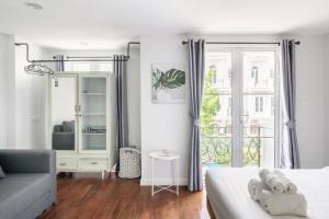 Posezení v ubytování MIQ Asoke808 Villa - Asoke BTS - garden pool - 16 Pax + 113 fotografií