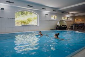 Bazén v ubytovaní Hotel Lärchenhof alebo v jeho blízkosti