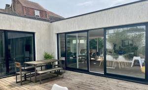 Μπαλκόνι ή βεράντα στο Maison d'architecte lumineuse Stade Pierre Mauroy