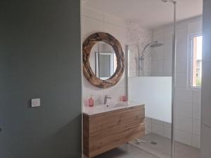 Koupelna v ubytování maison à la campagne + 24 fotografií