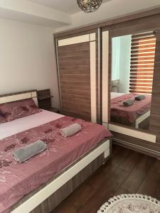 Una cama o camas en una habitación de apartment Struga