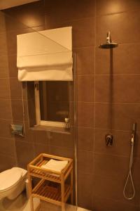A bathroom at Gorgeous 2BR Gozo Apt with private balcony & Pool by 360 Estates