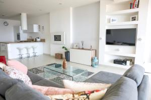 A kitchen or kitchenette at Gorgeous 2BR Gozo Apt with private balcony & Pool by 360 Estates