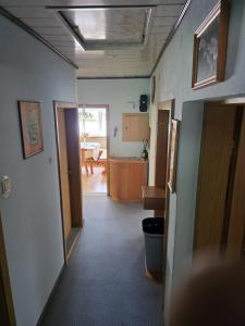 Kuchyň nebo kuchyňský kout v ubytování Hotel Restaurant Perschler