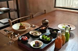 Makanan di atau berdekatan hotel