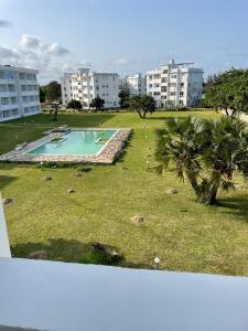 Bazén v ubytování Coral Whispers nebo v jeho okolí