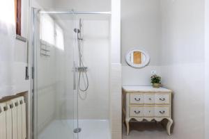 A bathroom at Villa Raffaella
