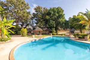 Bazén v ubytování Protea Hotel by Marriott Zambezi River Lodge nebo v jeho okolí