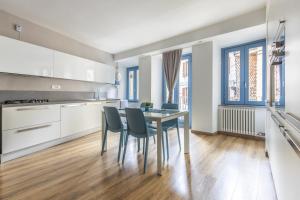 Køkken eller tekøkken på IseoLakeRental - Palazzo Cinquecento