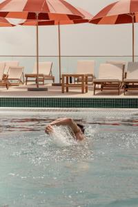 Sundlaugin á BODBE Hotel eða í nágrenninu