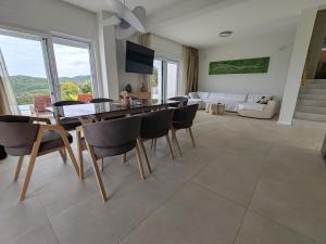 Χώρος καθιστικού στο MY DALMATIA - Sea view Villa Belvedir with private heated infinity pool