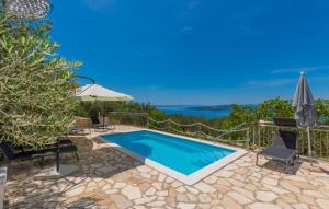 Πισίνα στο ή κοντά στο Villa Radic - Makarska by Villas Guide