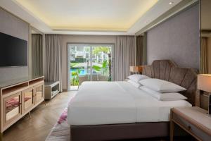 Letto o letti in una camera di Sheraton Bandung Hotel & Towers
