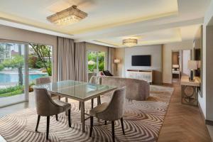 TV o dispositivi per l'intrattenimento presso Sheraton Bandung Hotel & Towers