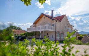 Το κτήριο όπου στεγάζεται  η βίλα