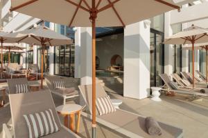Hotel Preko Ugljan Island, Curio Collection By Hilton的休息区