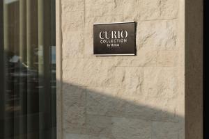 Hotel Preko Ugljan Island, Curio Collection By Hilton的证书、奖牌、标识或其他文件