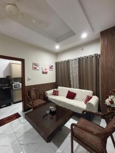 Φωτογραφία από το άλμπουμ του Furnished apartment σε Wāh