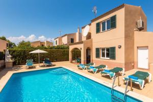 The swimming pool at or close to Villa Sans Bosch by Villa Plus