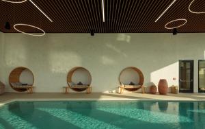 Hotel Preko Ugljan Island, Curio Collection By Hilton内部或周边的泳池