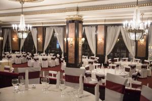 Restoran atau tempat lain untuk makan di Danubius Hotel Astoria City Center