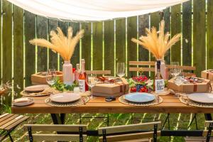 Afbeelding uit fotogalerij van Jaskółkowo Glamping in Objazda