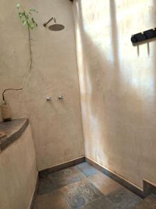Bilik mandi di Casa Domo
