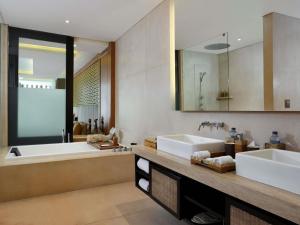Grand Seminyak Lifestyle Boutique Bali Resort的一间浴室