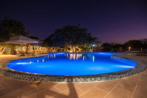 Bazén v ubytování Mantasaly Resort nebo v jeho okolí