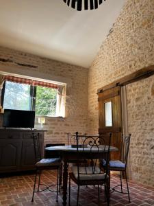 Foto dalla galleria di Le grenier d'Odette a Sainte-Gemme-la-Plaine