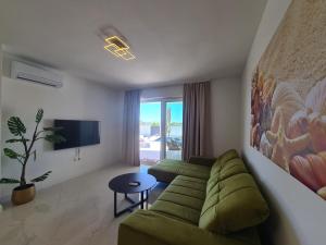 Μια τηλεόραση ή/και κέντρο ψυχαγωγίας στο New villa Angelo 2025, family and pet friendly