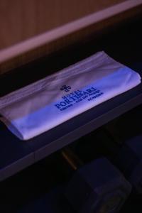 una servilleta sobre una mesa en Hotel Portinari Centro, en Foz do Iguaçu 42 fotos más