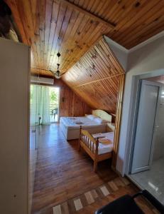 Postel nebo postele na pokoji v ubytování David Dali House