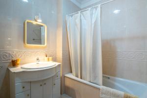 Vannituba majutusasutuses BeGuest Lagos Ocean View Apartment +11 fotot