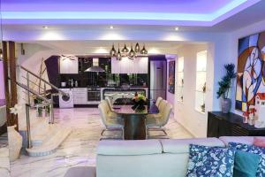 Χώρος καθιστικού στο Melania Luxury Villa with Private Heated Pool